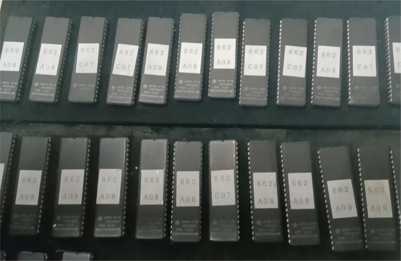 Hitachi EPROM HN27C4096HG-85 IC PGM 12.5V Arcade Board Chip Memory
