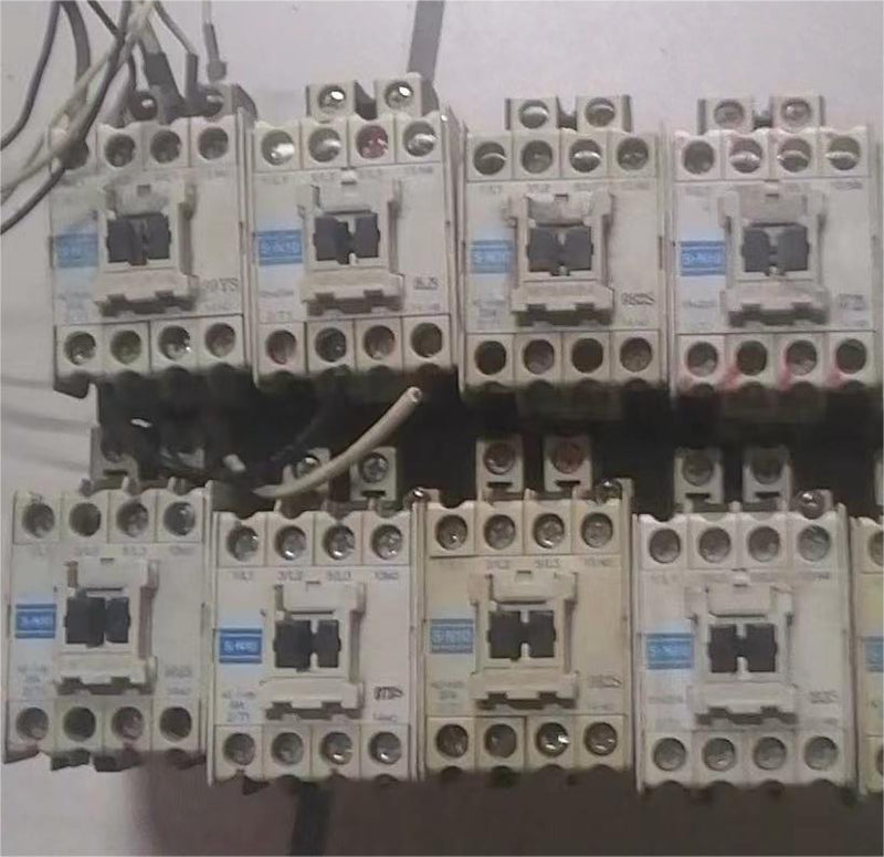 USED Mitsubishi S-N10 Magnetic Contactor.WORKING