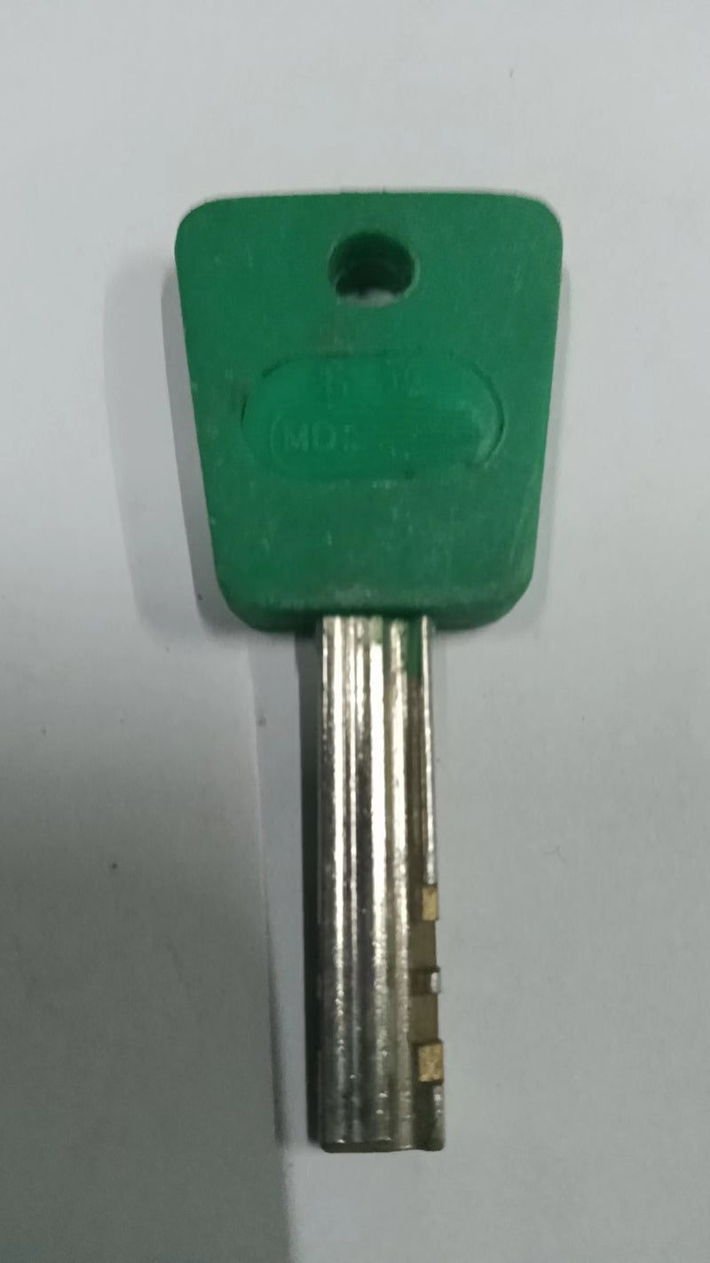 SLOT MACHINE KEY. NUMBER F758