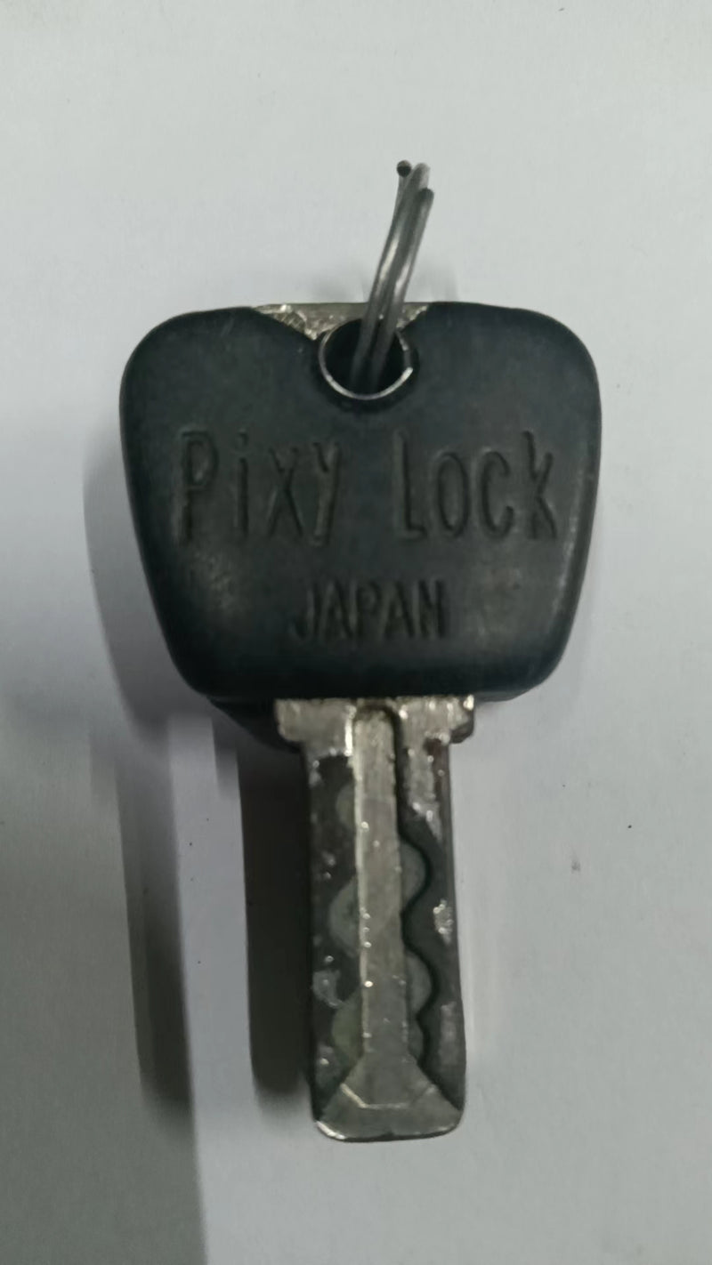 SLOT MACHINE KEY. NUMBER R6000,K1369