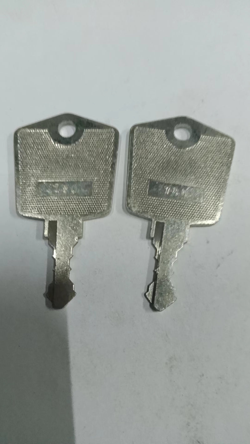 SLOT MACHINE KEY. NUMBER T80