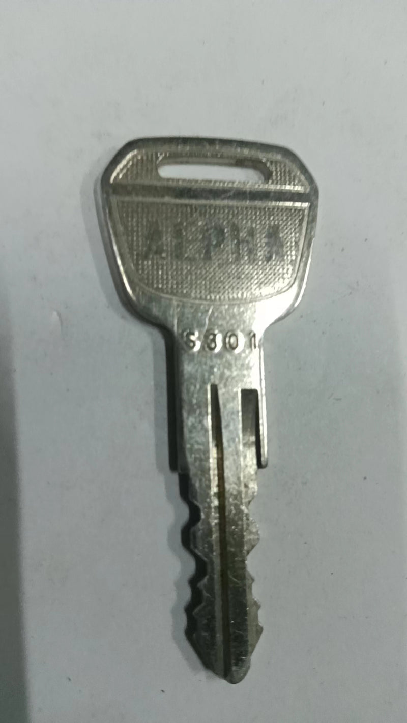 SLOT MACHINE KEY. NUMBER S301