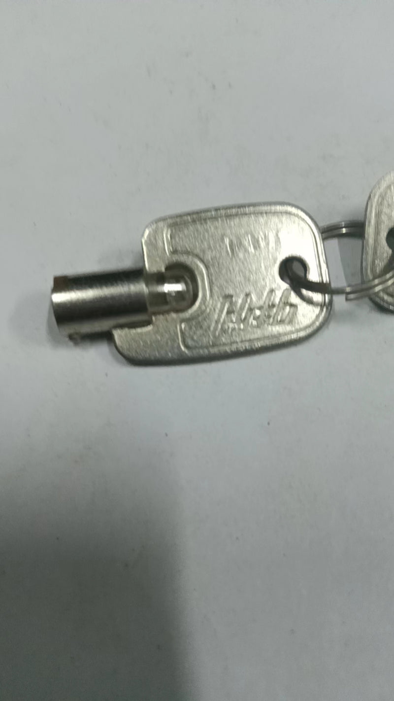 SLOT MACHINE KEY. NUMBER J85