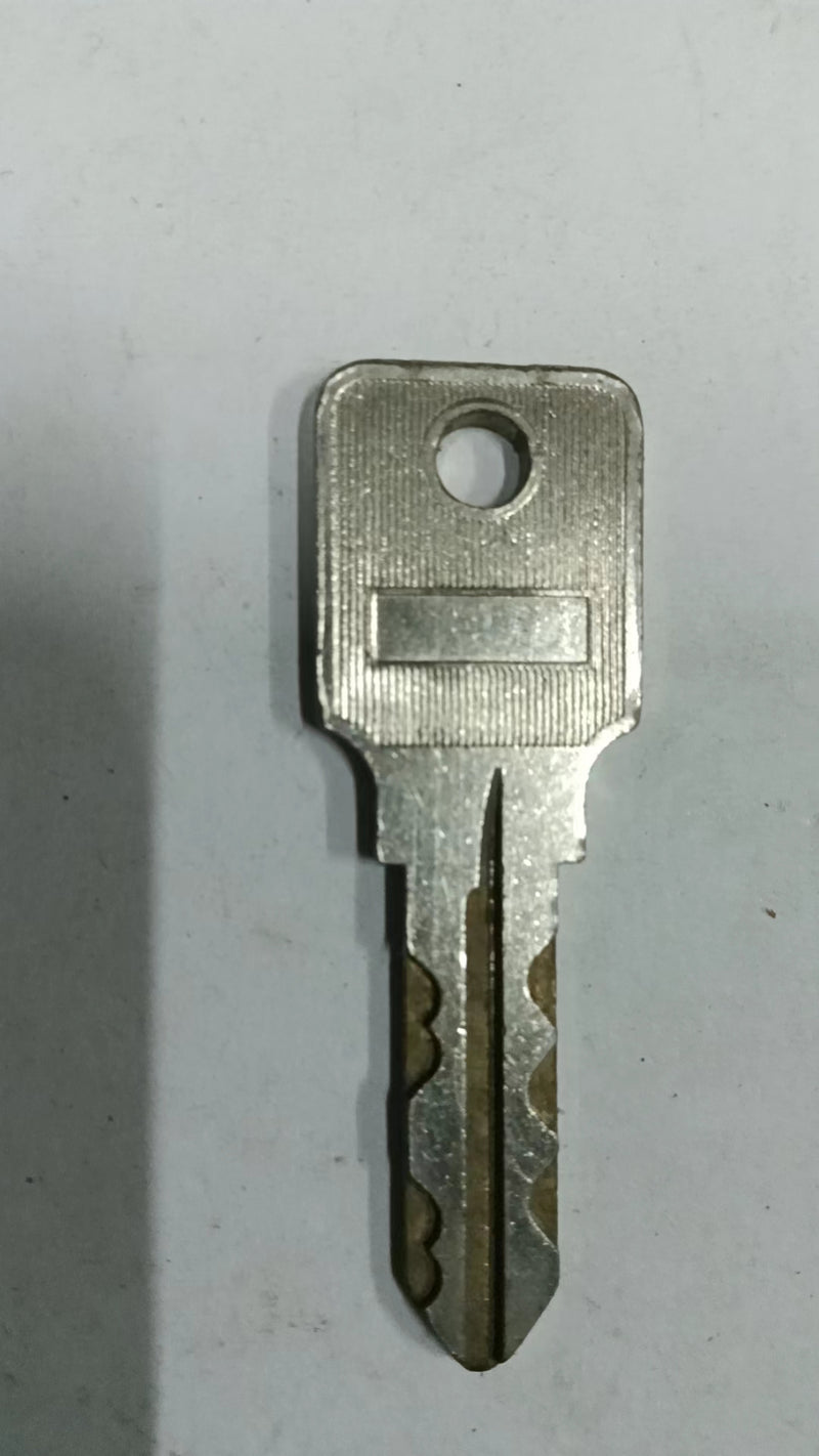 SLOT MACHINE KEY. NUMBER F114