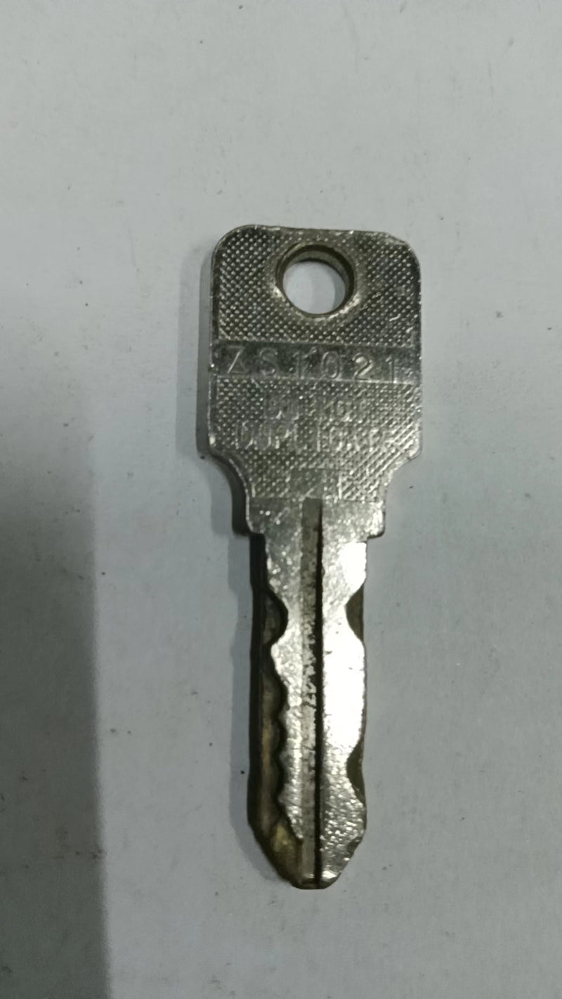 SLOT MACHINE KEY