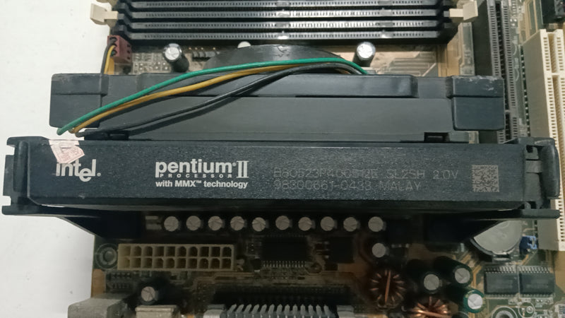 Pentium Motherboard P2 ASUS P2B-F Rev 1.0. used and working