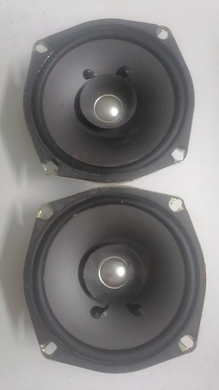 A pair ARCADE 5"  speakers  working