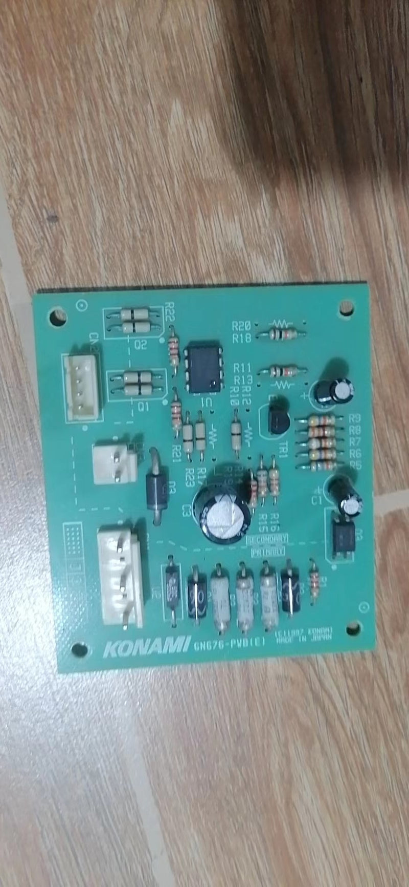 unknown and untested   konami board GN676 PWB(B).