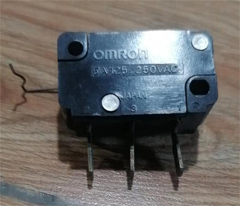 Original Omron Used Working Arcade Coin Mech Micro Switch